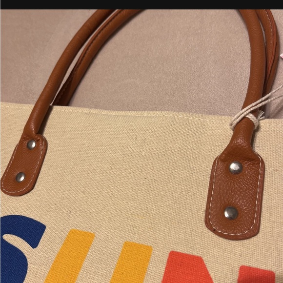 🎉HOST PICK🎉 GOOD VIBES Beach Bag PLUS Free Swimsuit! - Picture 3 of 12